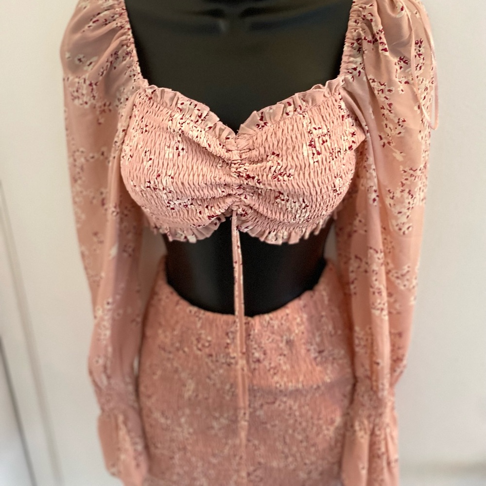 Boutique 2 piece pink floral set - Picture 2 of 4